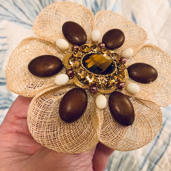 Cara New York Barrette VINTAGE JEWELED FLOWER Unique DESIGN NWT Hair Accessory - Picture 6 of 7